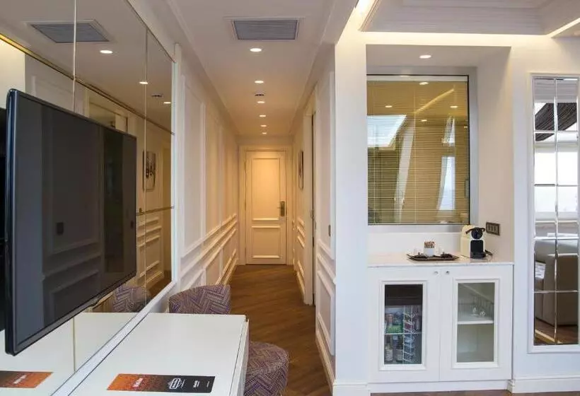 Mina Hotel   Special Category