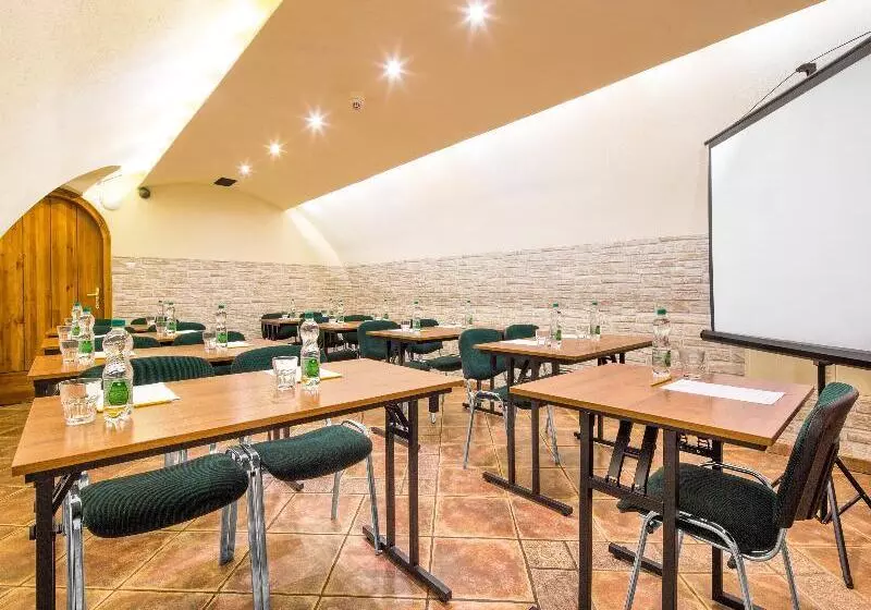 בית מלון כפרי Regent