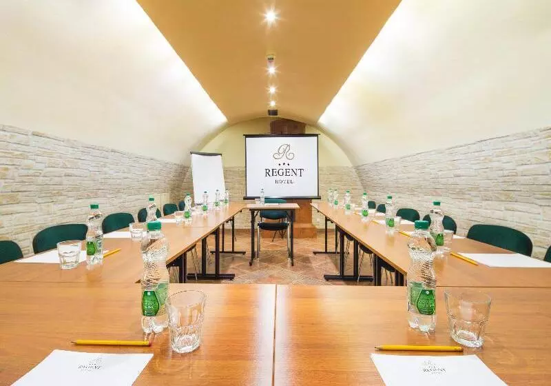 בית מלון כפרי Regent