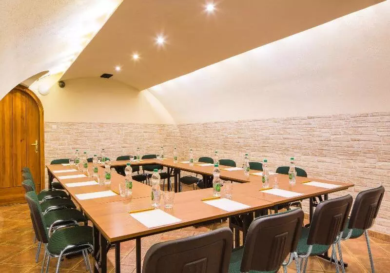 בית מלון כפרי Regent