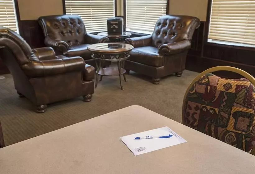 فندق Service Plus Inns And Suites