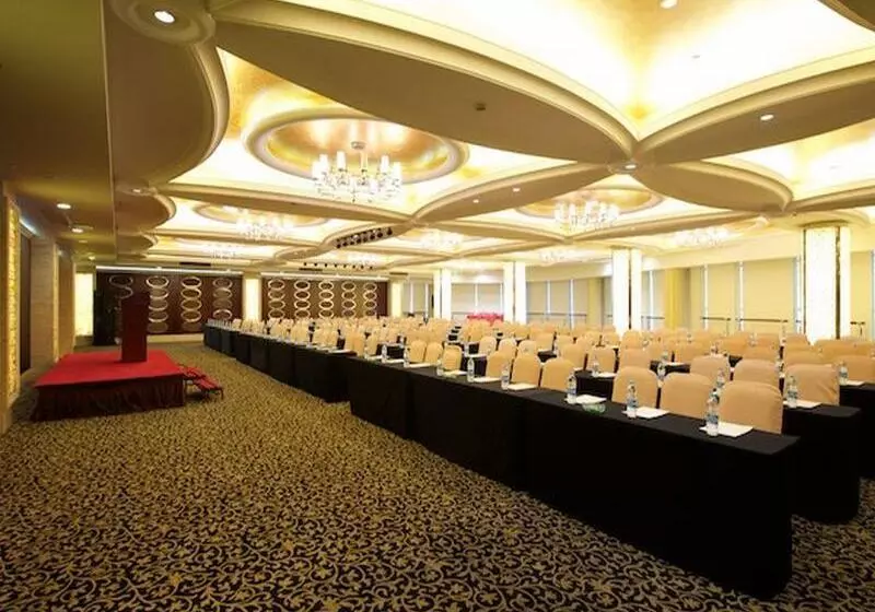 Hotelli Shanghai Royalton