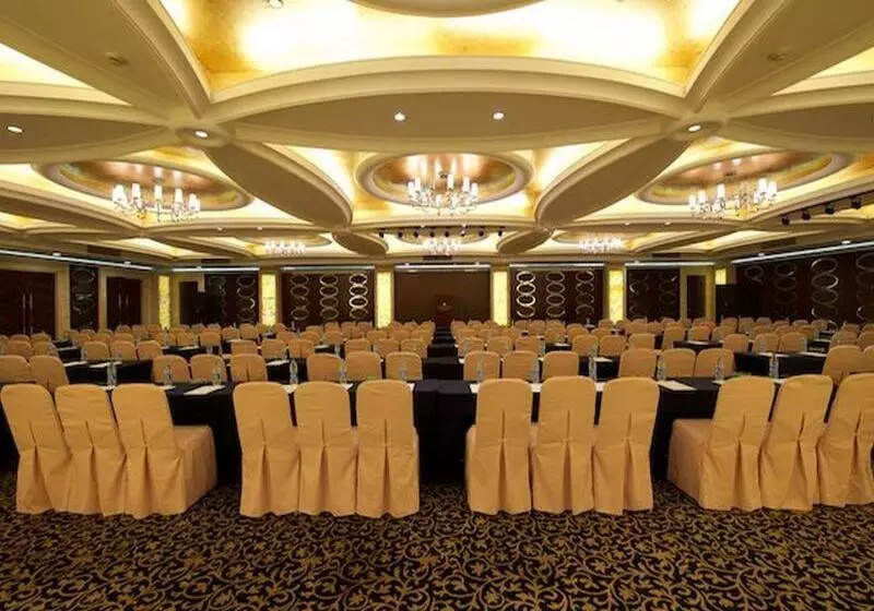 Hotelli Shanghai Royalton