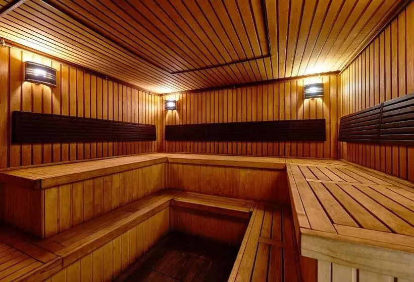 هتل Sibirskiy Safari Club