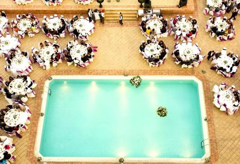 ホテル The Green Park Bostancı