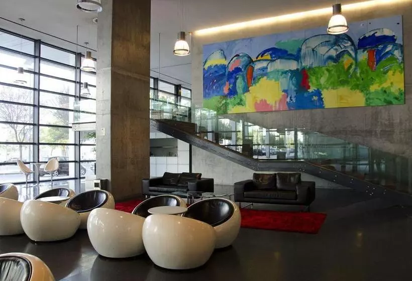 هتل Vip Executive Arts