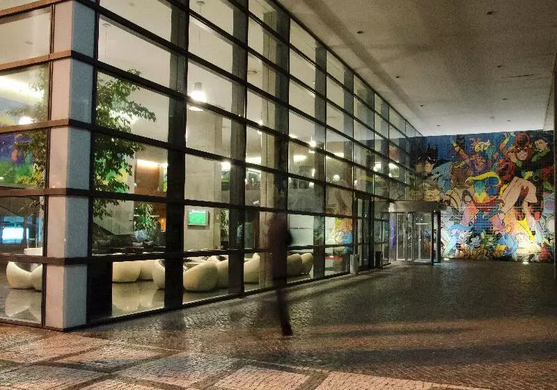 هتل Vip Executive Arts