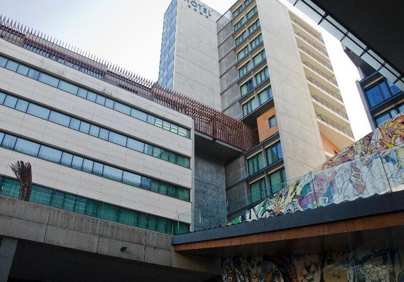 هتل Vip Executive Arts