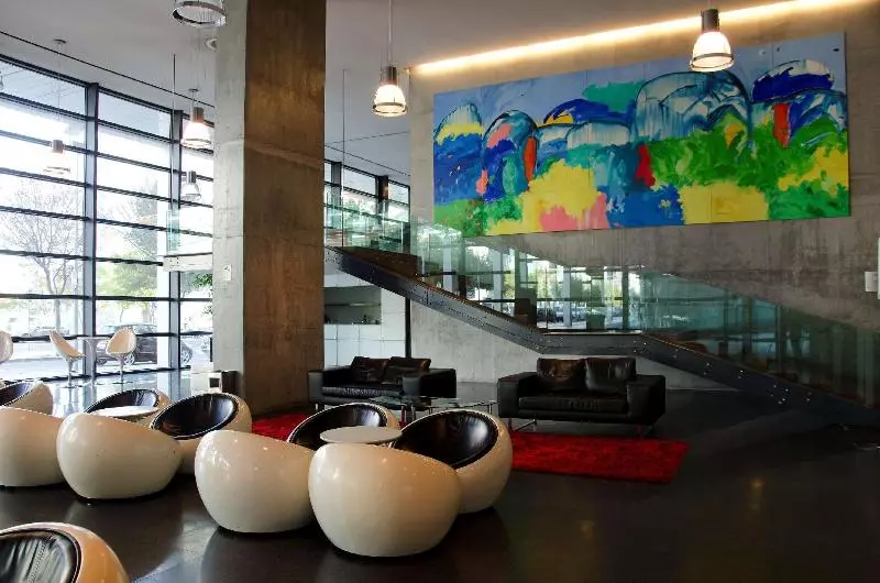 هتل Vip Executive Arts