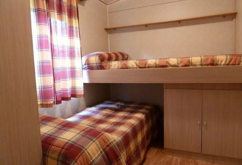 Hotelli Apartamentos Camping La Barguilla