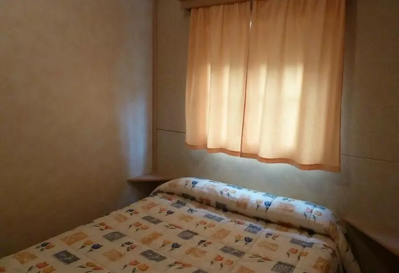 Hotelli Apartamentos Camping La Barguilla