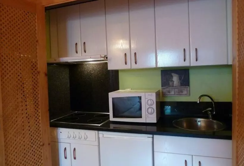 Hotelli Apartamentos Camping La Barguilla