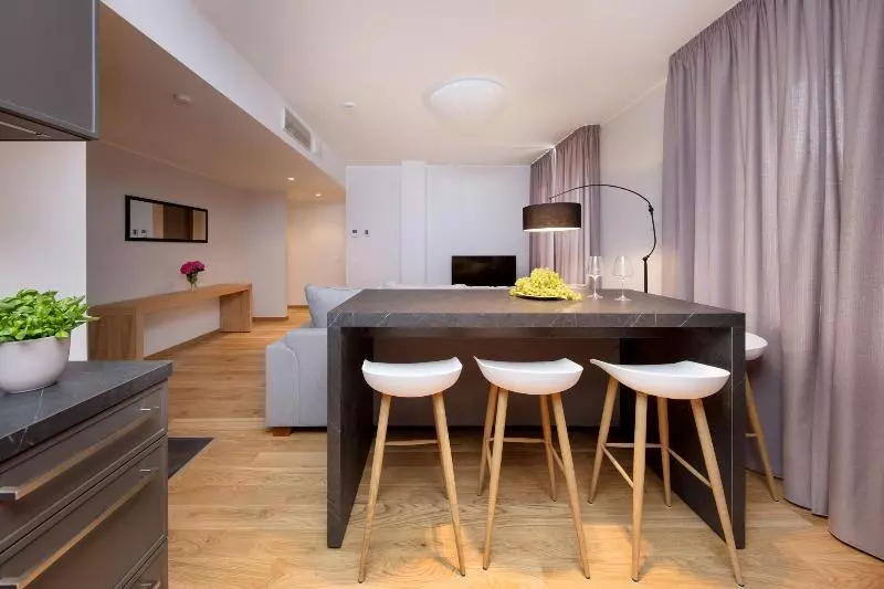 هتل Rotermanni Apartments