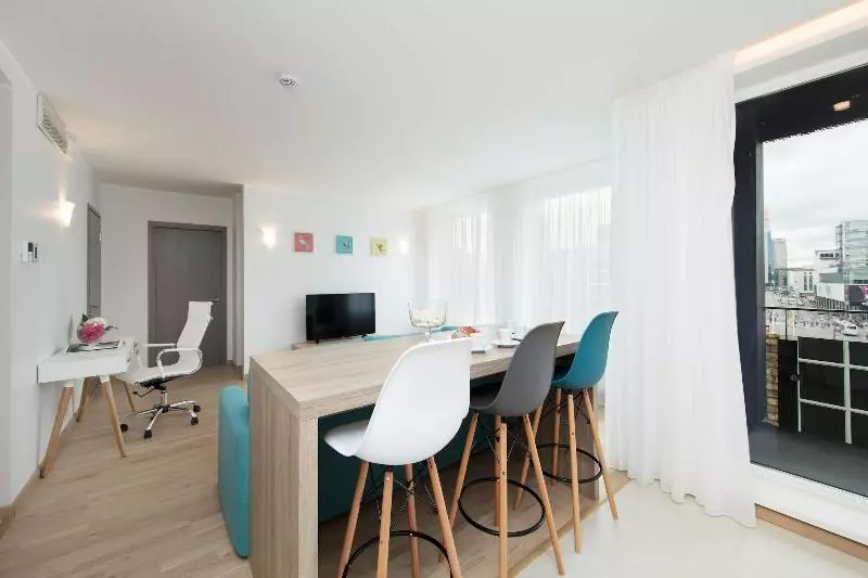 هتل Rotermanni Apartments