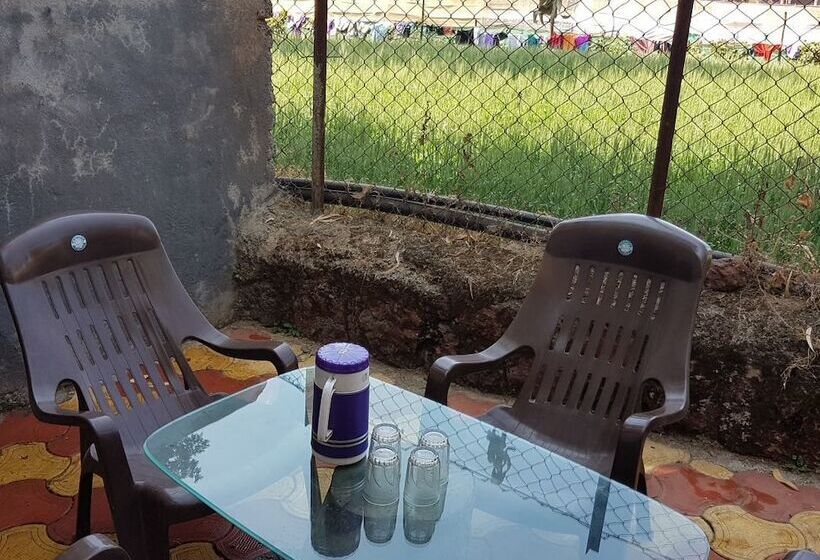 ホテル Silver Oak Villa