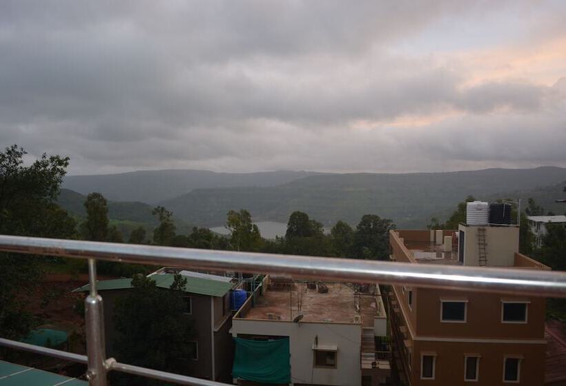 ホテル Silver Oak Villa