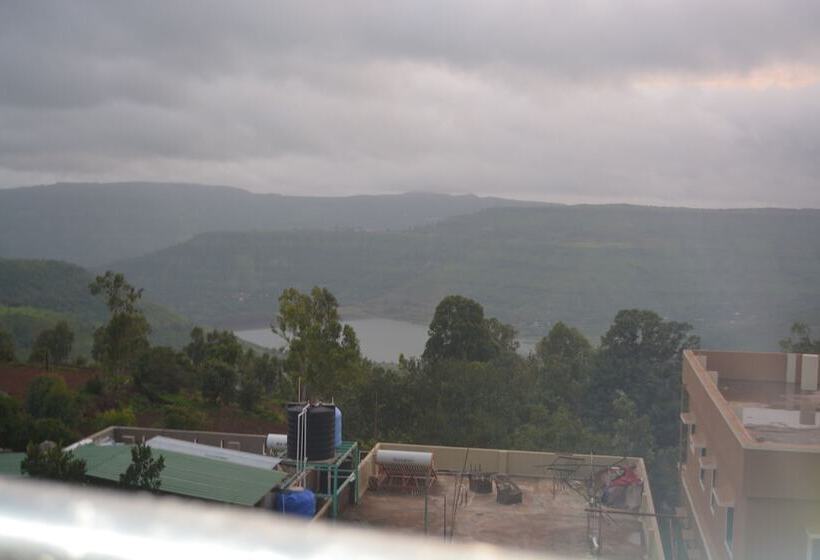 ホテル Silver Oak Villa