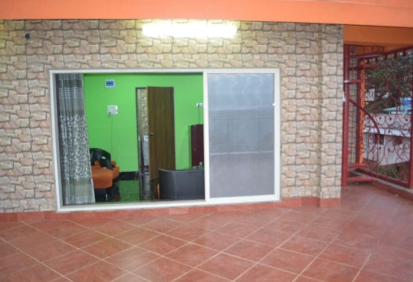 ホテル Silver Oak Villa