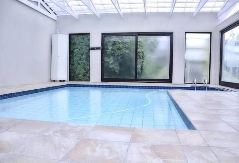 پانسیون Meransha Self Catering Cc