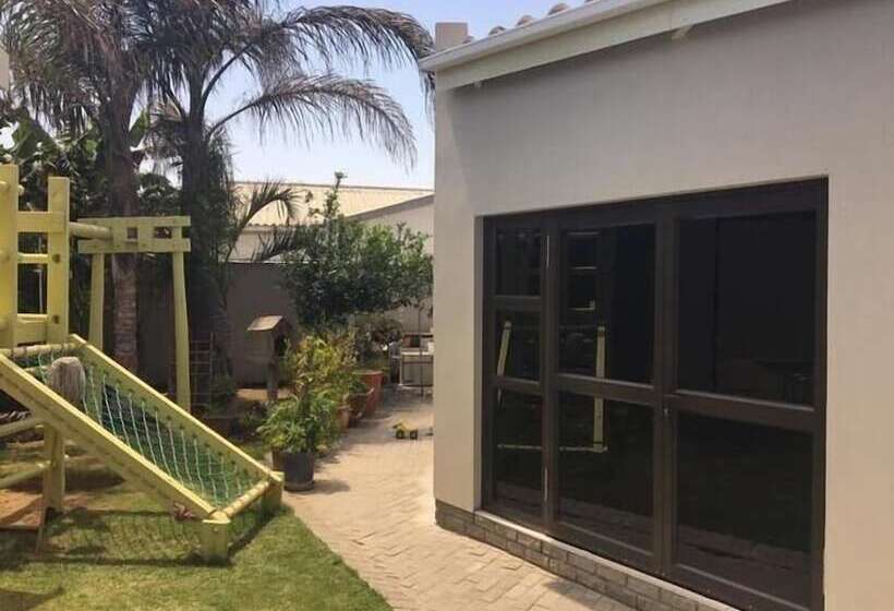 پانسیون Meransha Self Catering Cc