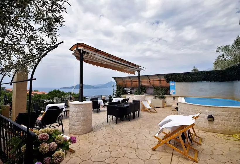 پانسیون Monte Perla Residence