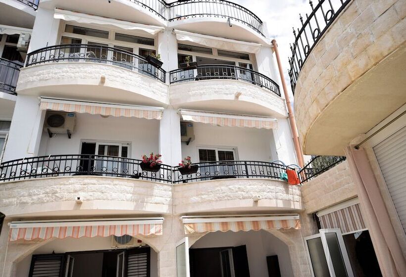 پانسیون Monte Perla Residence