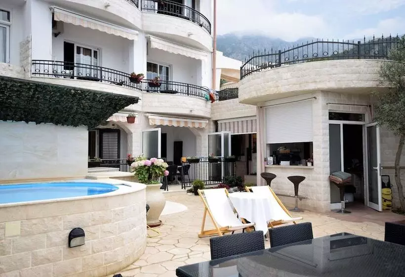 پانسیون Monte Perla Residence