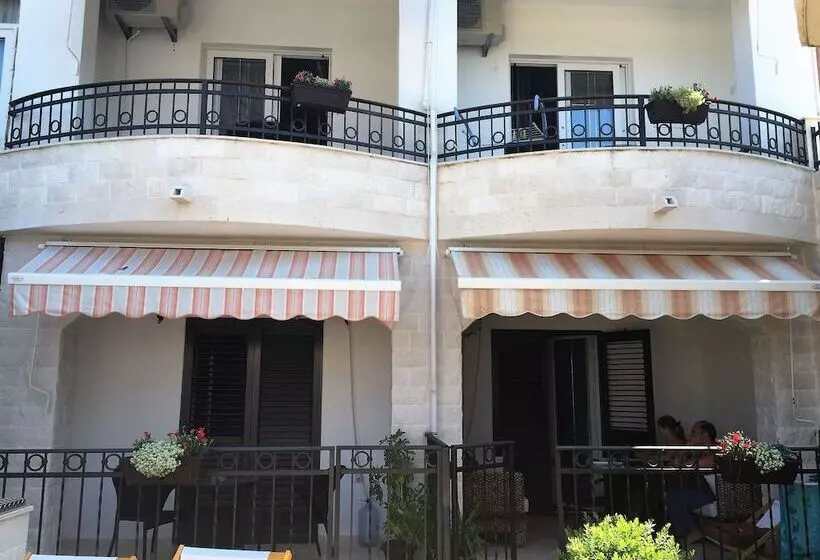 پانسیون Monte Perla Residence
