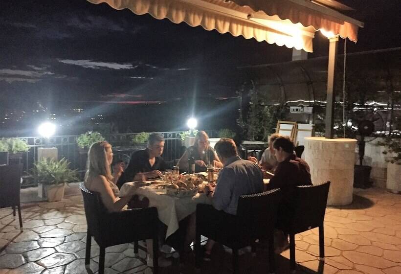 پانسیون Monte Perla Residence