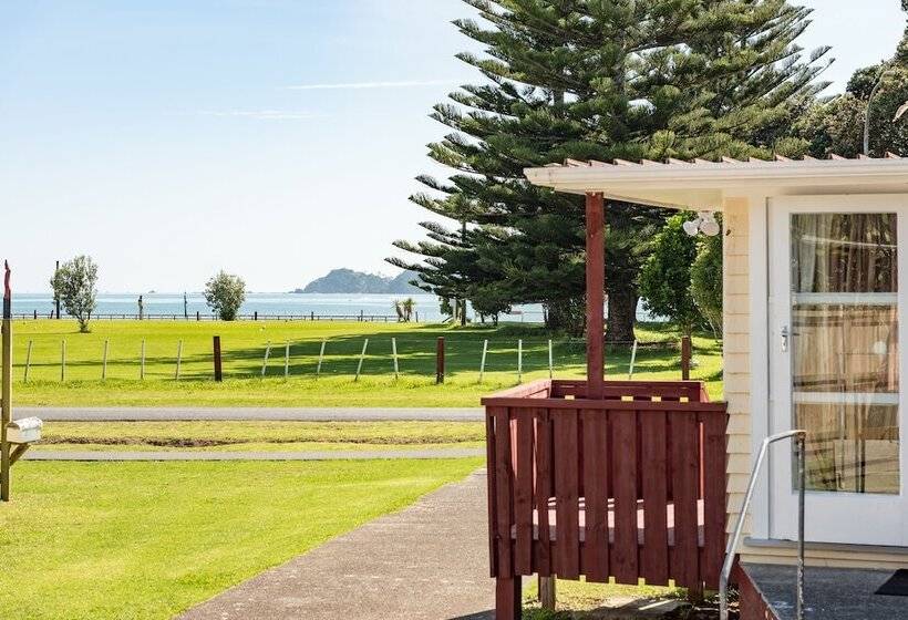 Waitangi Beach Bach 30a