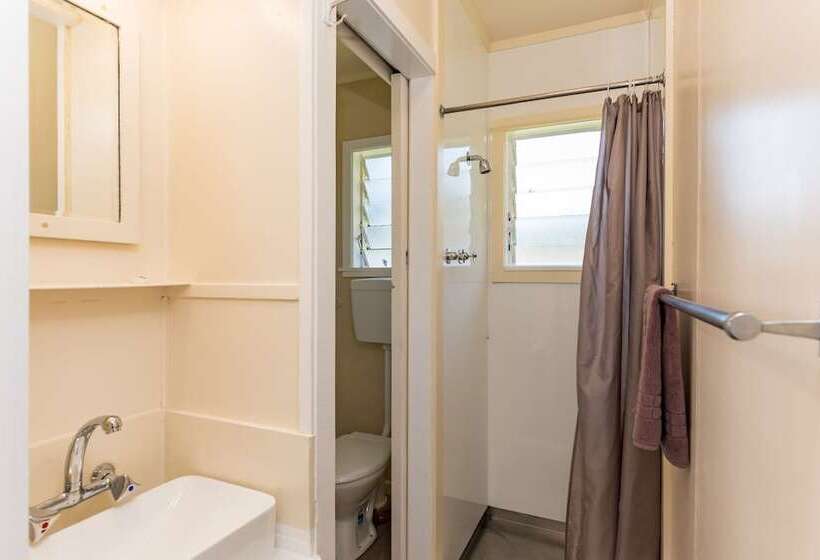 Waitangi Beach Bach 30a