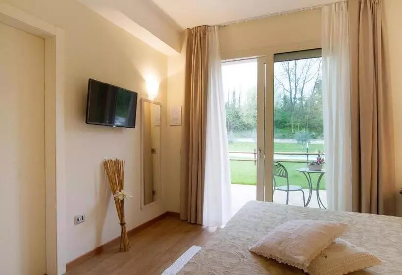 Hotelli Agriturismo Ai Prati