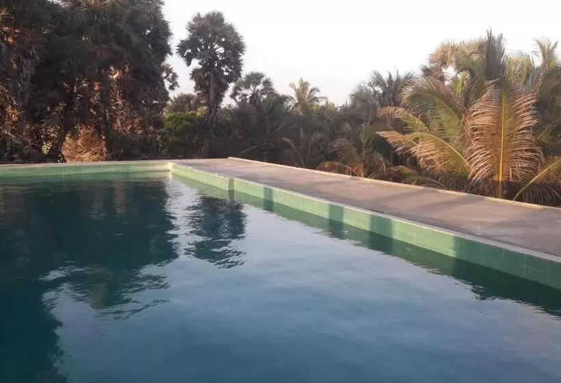 Hotelli Majestic Beach Retreat