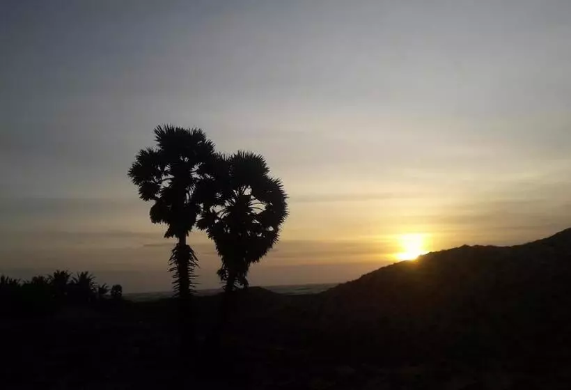 Hotelli Majestic Beach Retreat