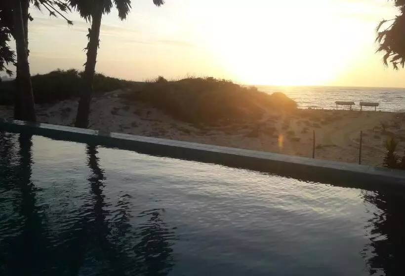 Hotelli Majestic Beach Retreat