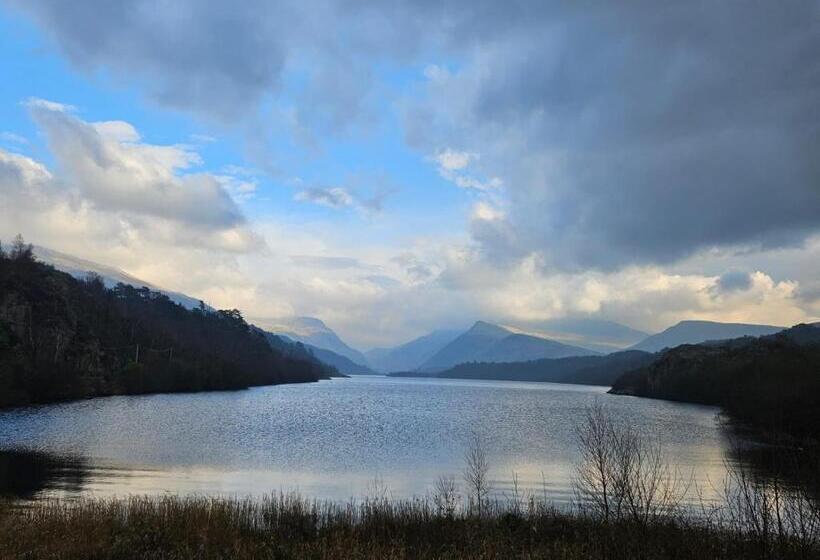 Hotel Tyddyn Perthi Farm
