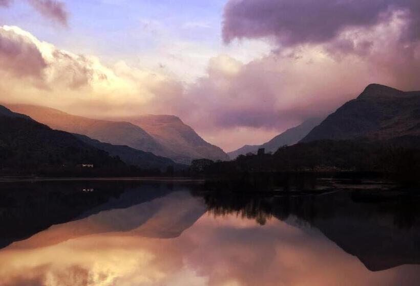 Hotel Tyddyn Perthi Farm