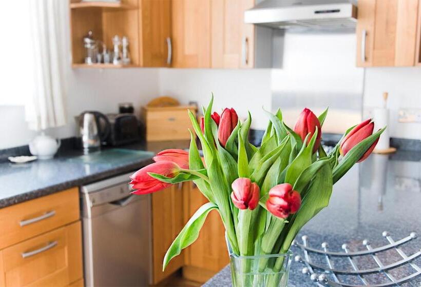 Hotel Tyddyn Perthi Farm