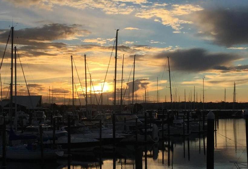 פנסיון Amber Homes