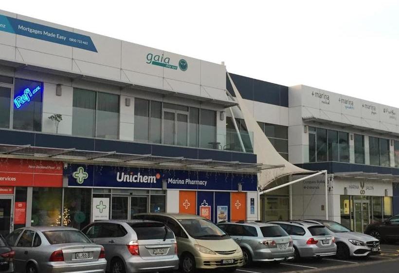 פנסיון Amber Homes