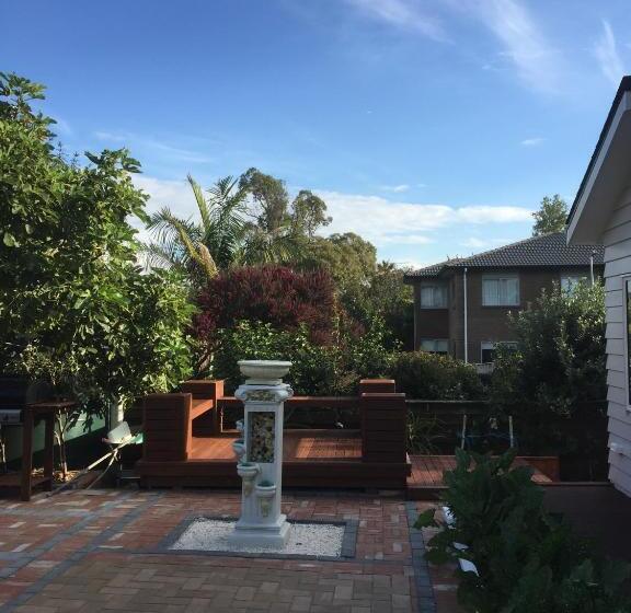 פנסיון Amber Homes