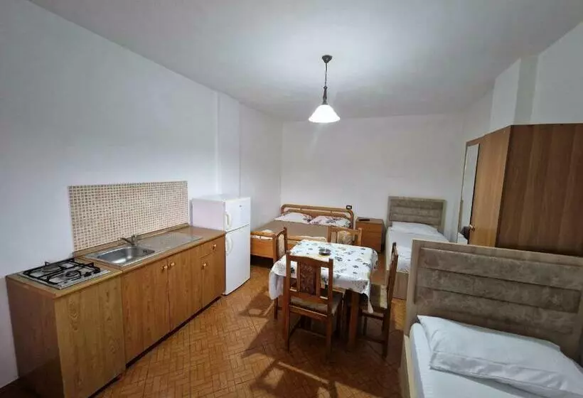 پانسیون Guest House Pisha