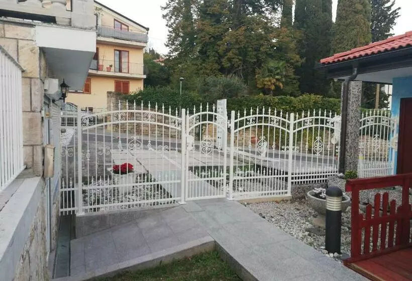 پانسیون Guest House Vila Luka