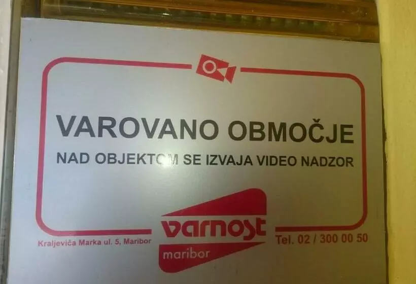 پانسیون Guest House Vila Luka