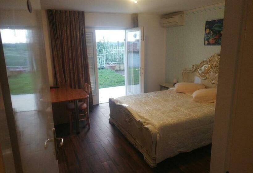 پانسیون Guest House Vila Luka