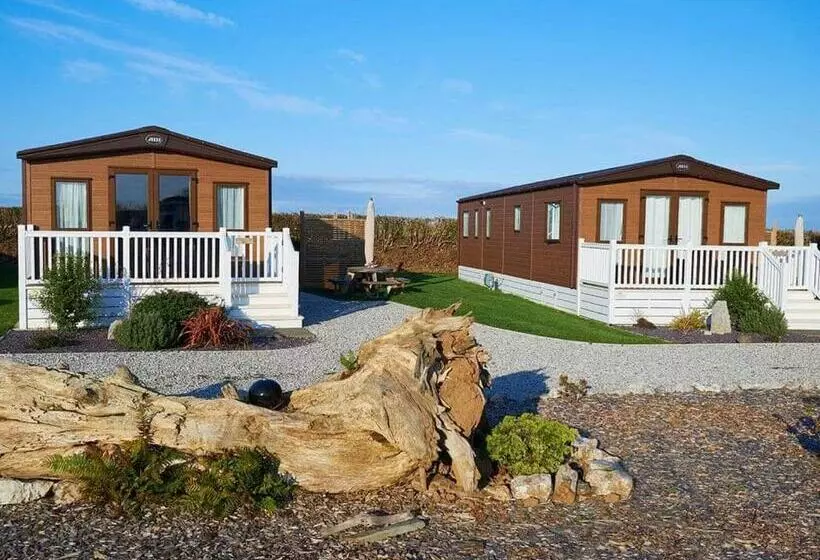 استراحتگاه Looe Coastal Retreat