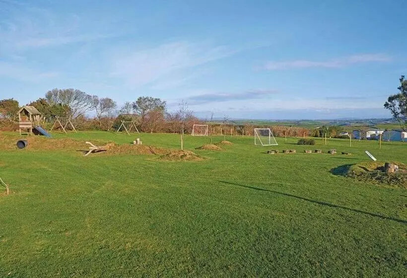 استراحتگاه Looe Coastal Retreat