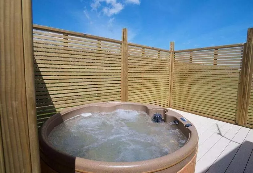 استراحتگاه Looe Coastal Retreat