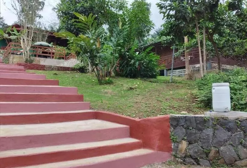پانسیون Guest House Quinta Natural Bangalots