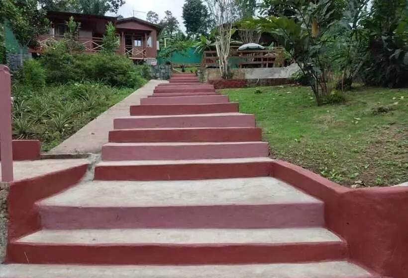 پانسیون Guest House Quinta Natural Bangalots